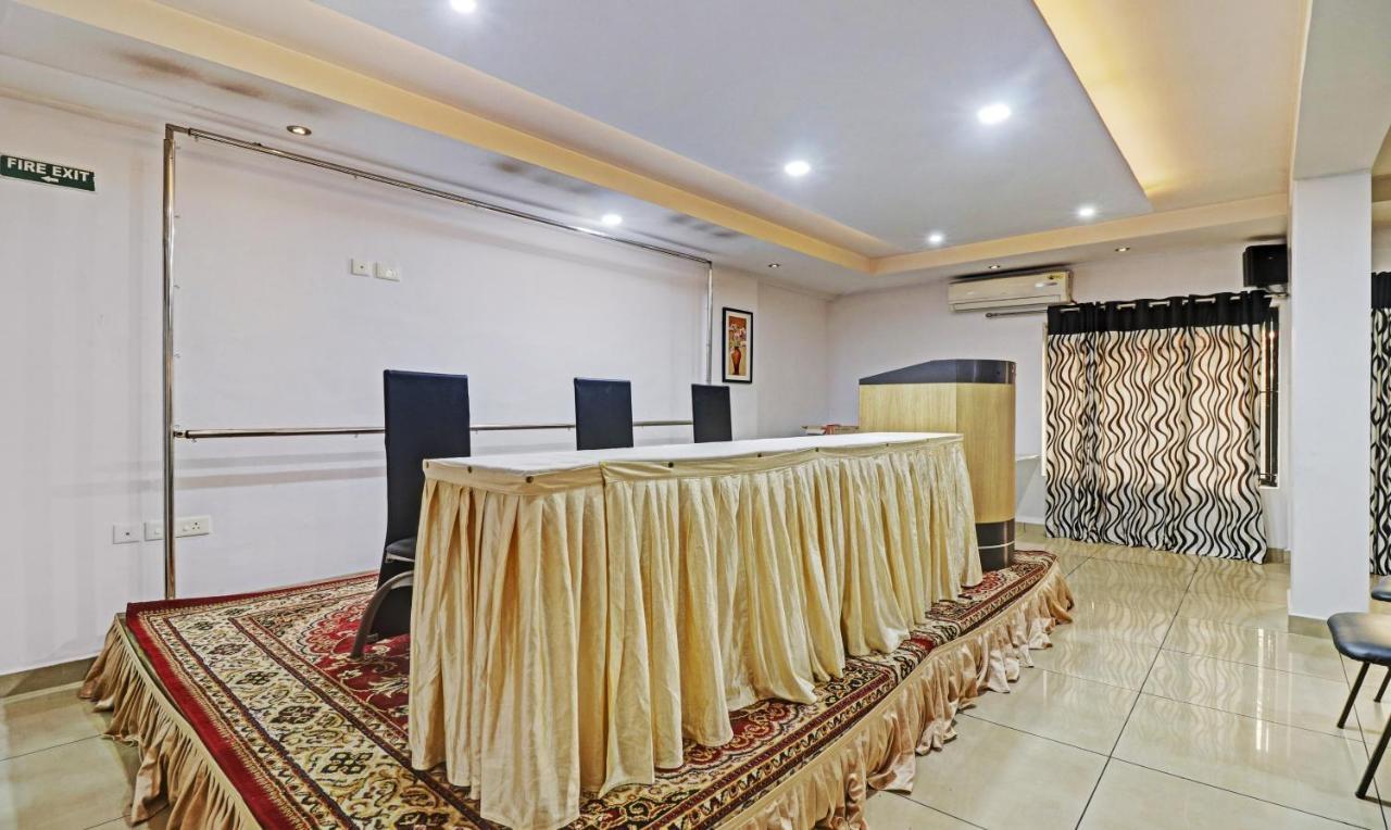 Treebo Symphony Hotels And Resorts Angamally Kizhake Chālakudi Esterno foto